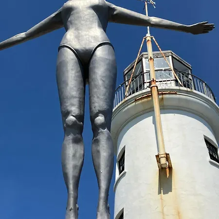 North Bay Nest Apartment Scarborough